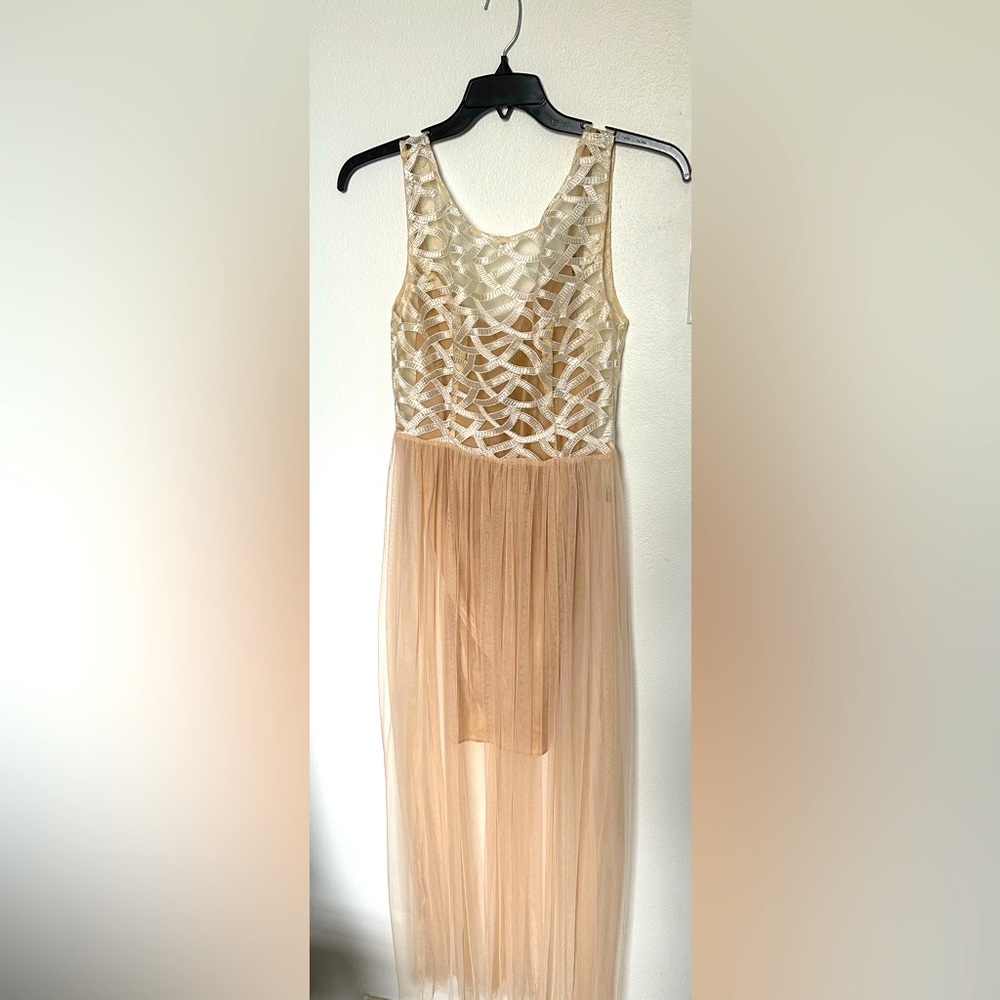 Elegant gold dress.